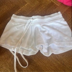 Hard Tail Shorts in white